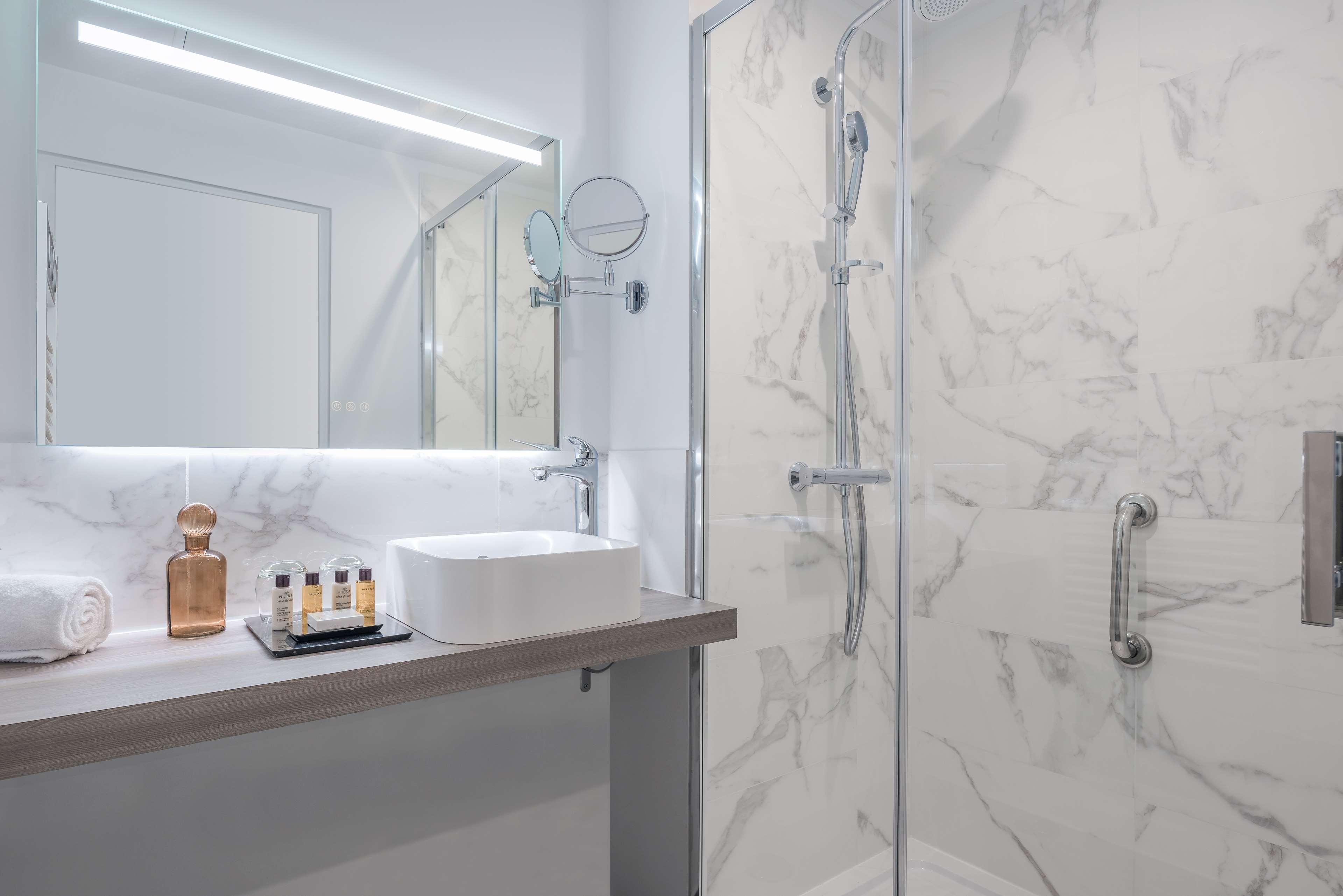 Hotel Azur Gare De Lyon 4*